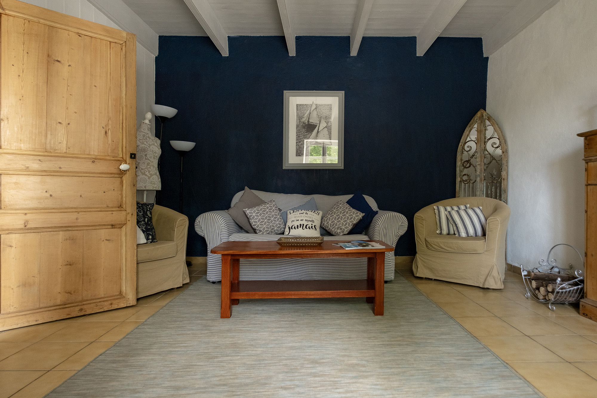 La Ferme.
5 spacious bedrooms for up to 15 people, exposed beams, wooden floors…
The ideal location for an extended family get-together.