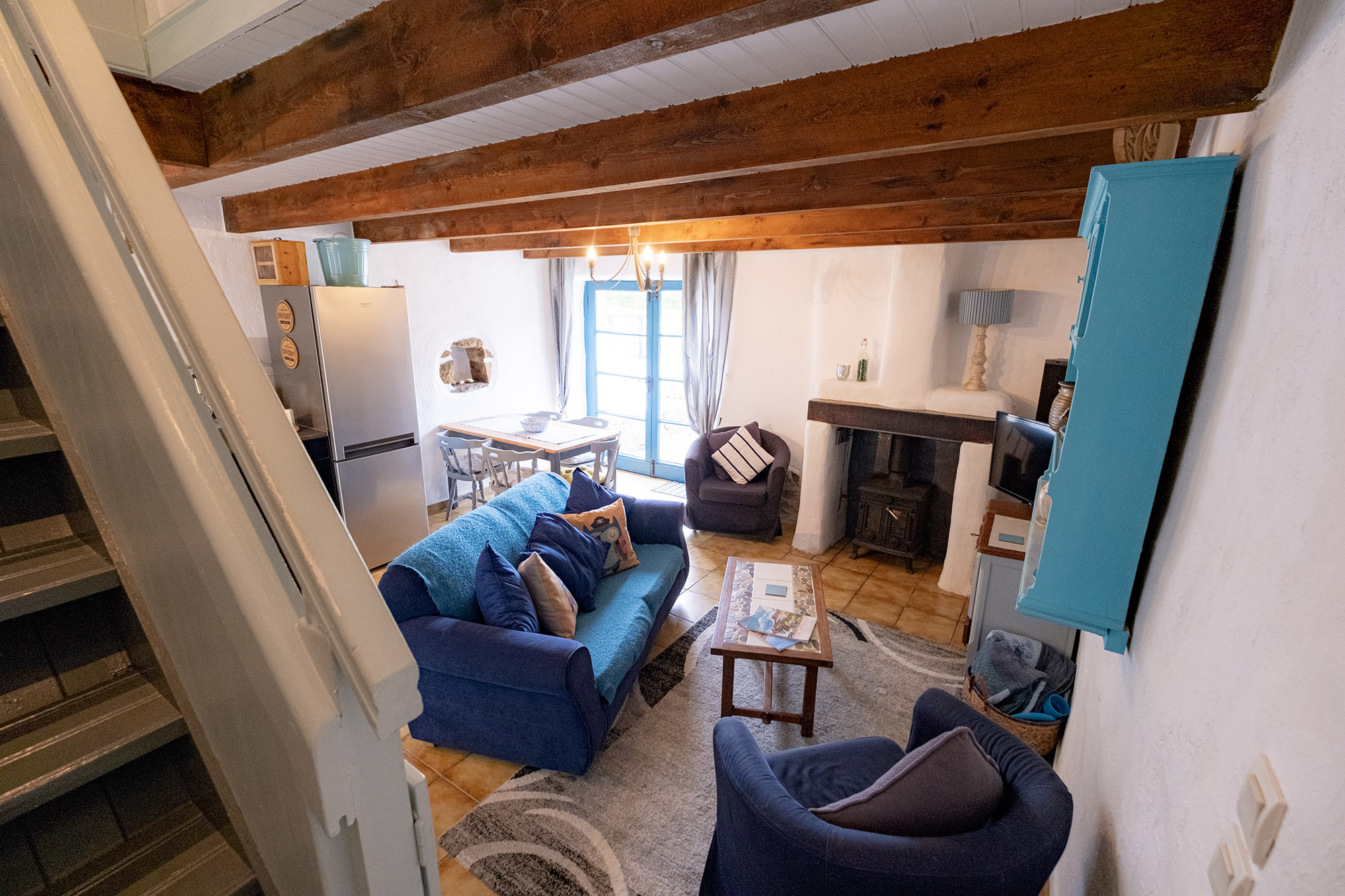 Hibou
Hibou sits in the middle of our courtyard, just steps away from the swimming pool, and the children’s play areas. It has a private patio are with stone built bbq.